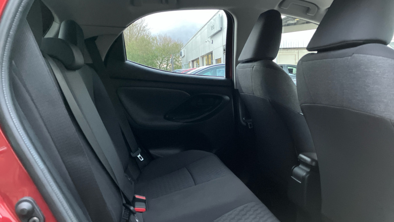 Toyota Yaris 1.5 Hybrid Design 5dr CVT Hybrid Hatchback